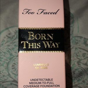 Too Faced Born This Way Foundation